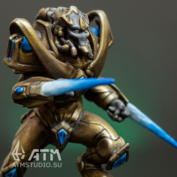 StarCraft Zealot painted metal collector's edition figure (8).jpg