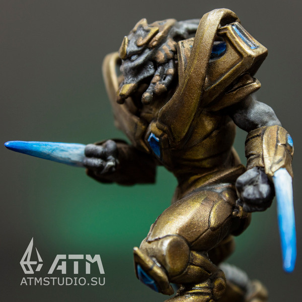 StarCraft Zealot painted metal collector's edition figure (10).jpg