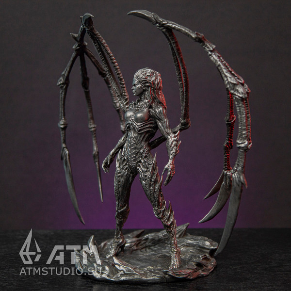 Kerrigan StarCraft collector's edition metal figure (2) копия.jpg