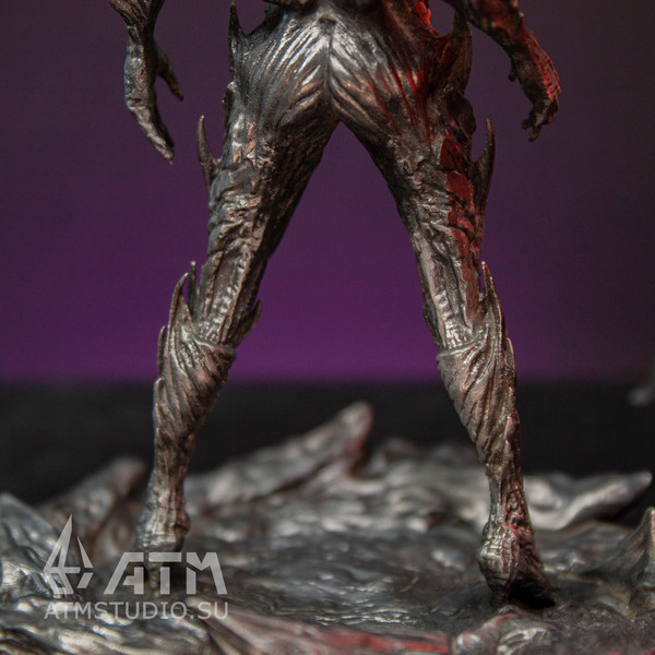 Kerrigan StarCraft collector's edition metal figure (13).jpg