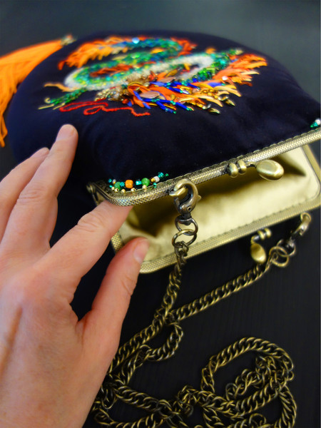 Chinese dragon green fire luxury embroidery velvet phone bag 21.jpg