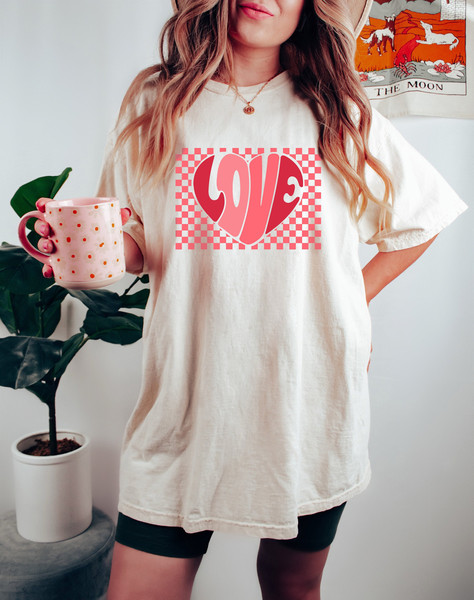 Retro Love Shirt, Valentine's Day Shirt, Heart Shirt, Valentine's Day Gift, Retro Shirt for Women, Happy Valentine's Day, Comfort Colors®.jpg