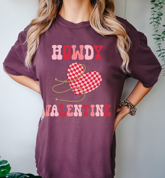 Western Howdy Valentine Graphic Tee, Comfort Valentine's Day Graphic Tee, Western Comfort Valentine's Day, Western Cowgirl Valentine Tee.jpg