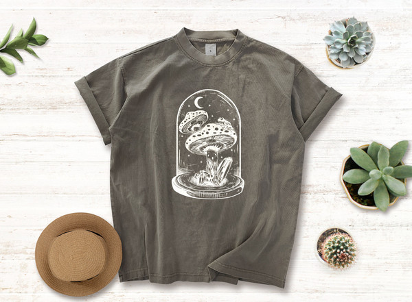 Oversized crewneck vintage glass cup mushroom frog unisex graphic tshirt,frog and toad shirt,frog lover gift 1.jpg