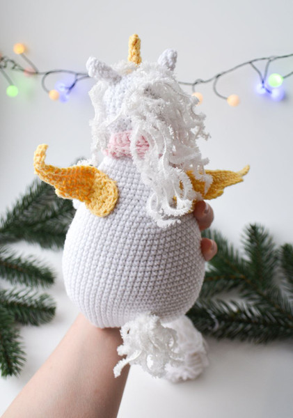 Crochet horse with wings amigurumi pattern