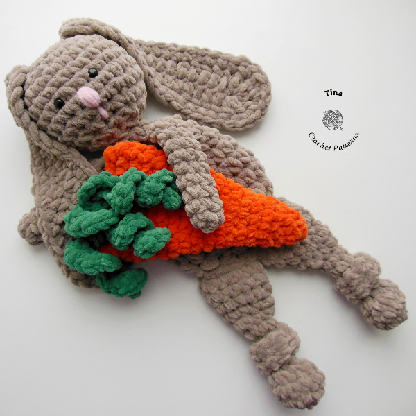Crochet bunny (3).JPG