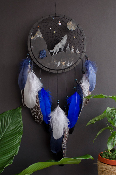 blue howling wolf dreamcatcher 4.jpg