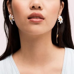 cute daisy earrings