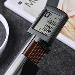 portable digital guitar trainer makes learning easy