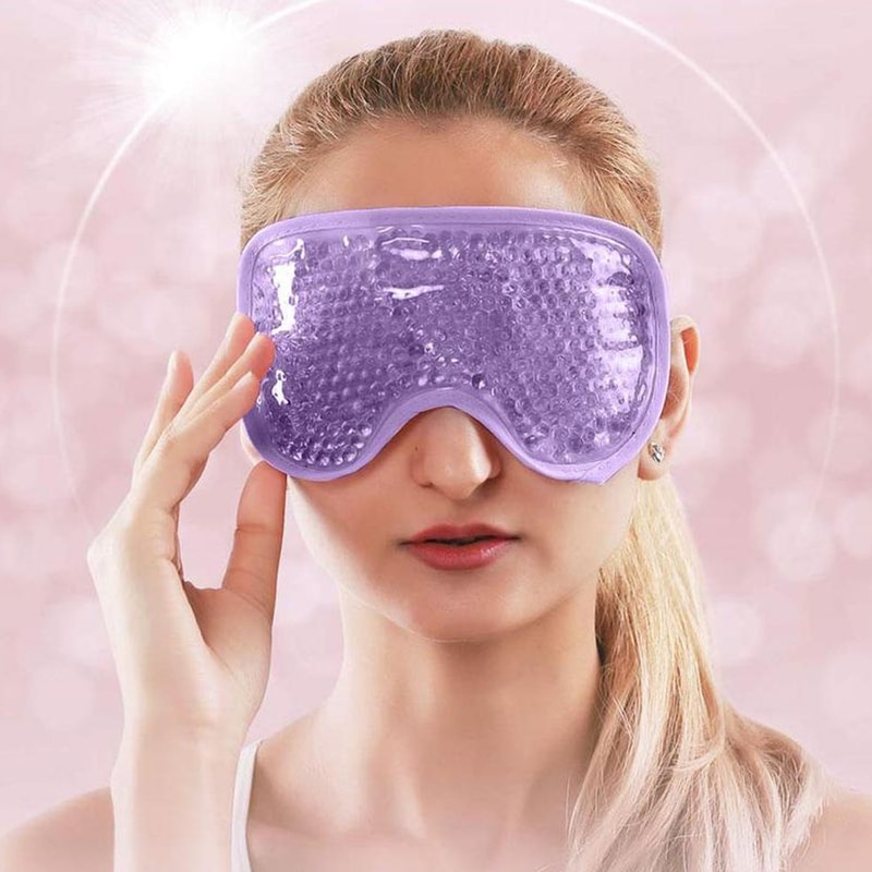 Lightblocking gel eye mask for uninterrupted sleep