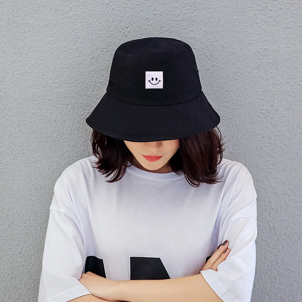 smileyfacebuckethat1