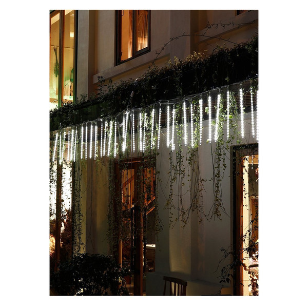 LED Dripping Icicle Lights Outdoor For Christmas & Celebrations (8-Piece Set) (5).jpg
