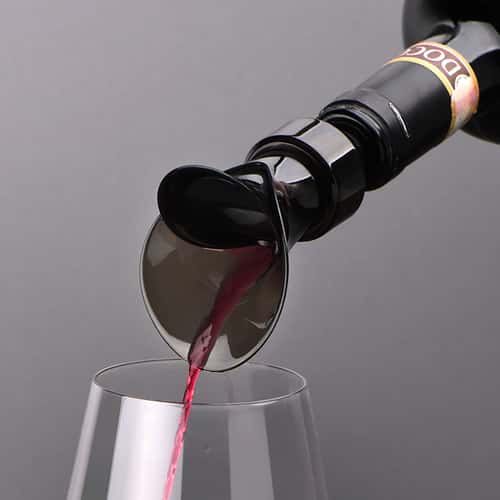 2-in-1 Wine Stopper Pourer – No Drip, Keeps Wine Fresh, Perfect Fit for Every Wine Bottle