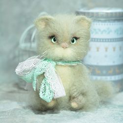 Needle felted cat/Felted kitty/Cat figurine/Grey cat/Beige Cat/Cat toy