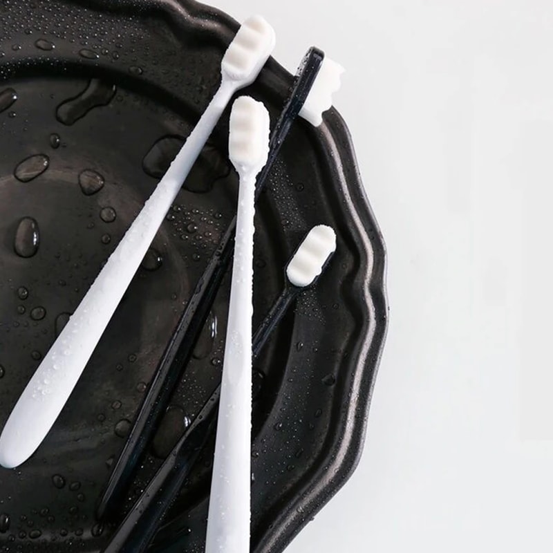 ultrafinesoftbristlesecofriendlyportabletoothbrush5.png