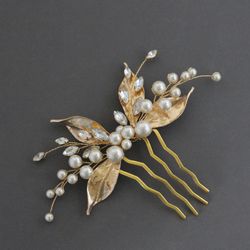 gold leaf hair comb bridal / statement wedding hair piece / leaves headpiece wedding / pearl hair jewelry for bride