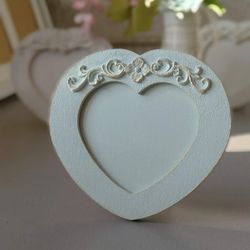 Heart-shaped photo frame in sage green color Mothers day gift Shabby chic Picture frame Love Pink photo frame