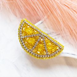 lemon brooch, beaded lemon, lemon pin, yellow brooch, fruit brooch, embroidered lemon, lapel brooch