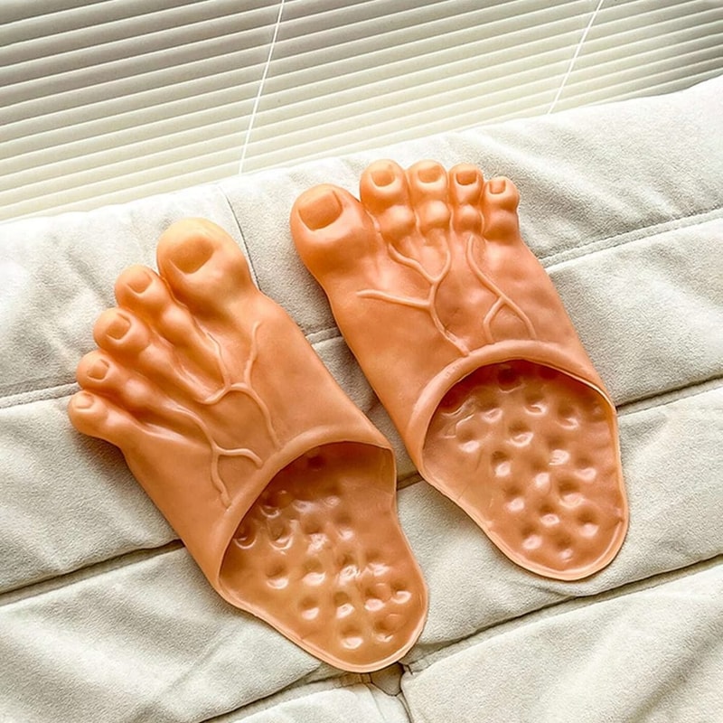giantfeetslippers5.jpg