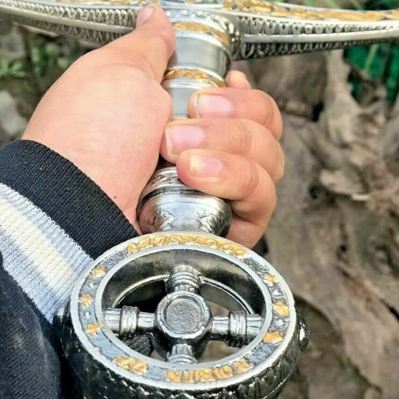 Damascus Steel Viking Sword with metal.jpeg