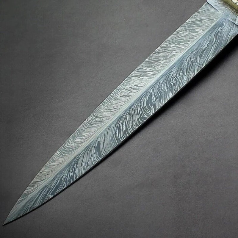 Feather Pattern Damascus Knife Dagger Bull Horn Handle Custom.jpg