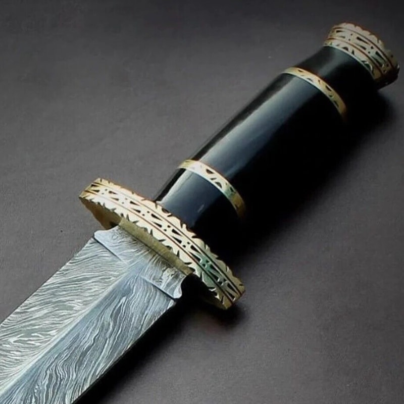 Feather Pattern Damascus Knife Dagger Bull Horn Handle.jpg