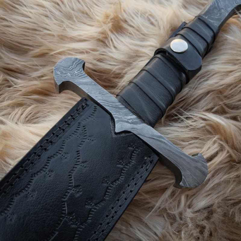 Scorched Earth Damascus Steel Sword Medieval Hand Forged Collectible Sword W Genuine Leather Back S