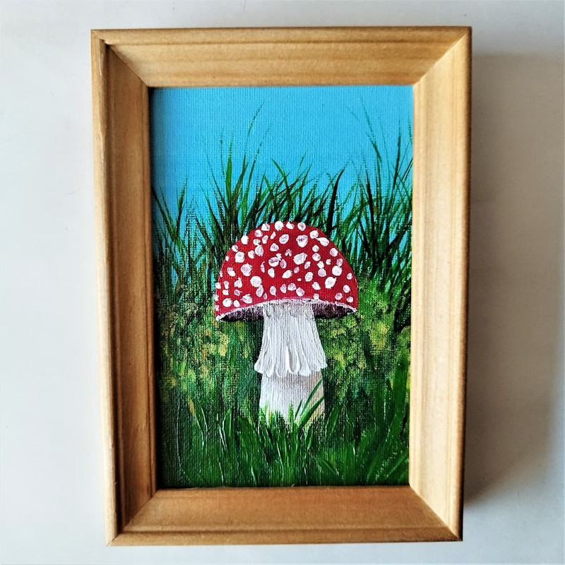 Painting-mushroom-in-acrylics-on-mini-canvas-impasto-art.jpg