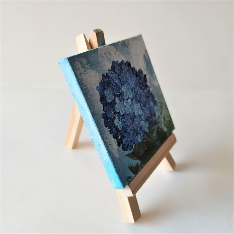 Acrylic-painting-hydrangea-canvas-wall art-in-style-impasto-side-view.jpg