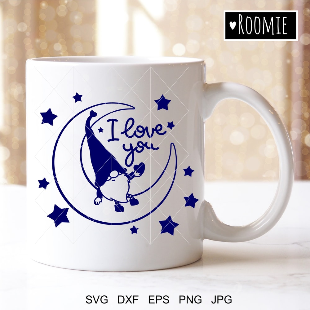 Valentine gnome on the moon with heart 2.jpg