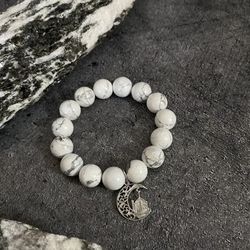 howlite/cacholong bracelet