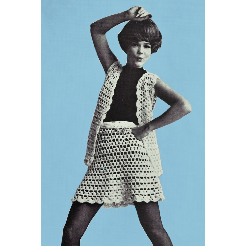 vintage crochet pattern mini-skirt