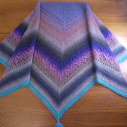 Warm Shawl Baktus wool handmade knitted