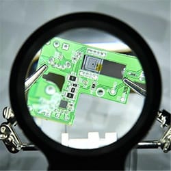 soldering helping hand with stand & magnifier