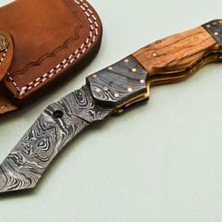 beautiful handmade damascus steel hunting folding knife handle olive wood