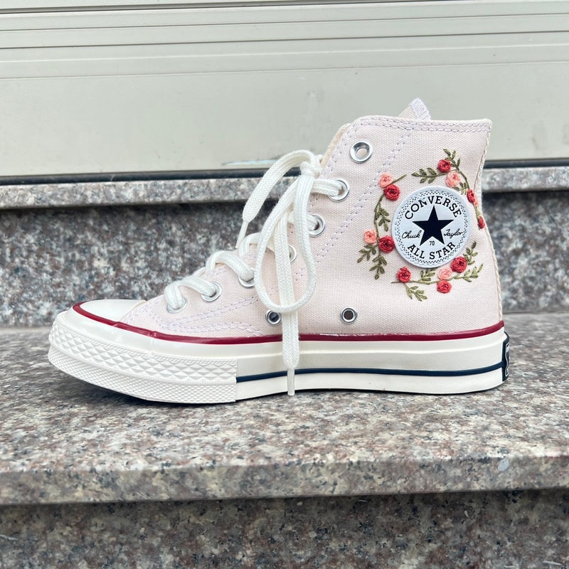 Custom Floral Embroidered Shoes, Handmade Embroidered Converse, Converse Custom, Converse Wreath Flower, Custom Flower Chuck Taylor 1970s - 9.jpg