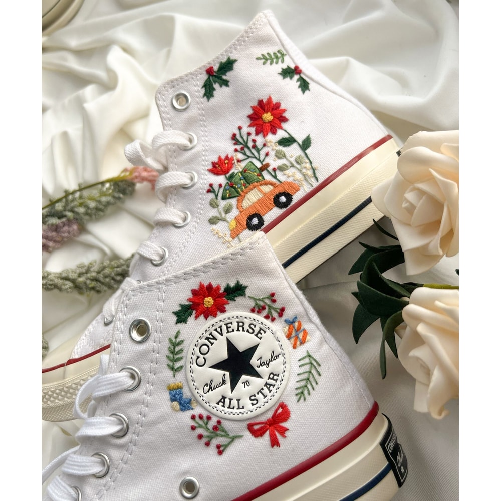 Custom Floral Embroidered Shoes, Handmade Embroidered Converse, Converse Custom, Converse Wreath Flower, Custom Flower Chuck Taylor 1970s - 7.jpg