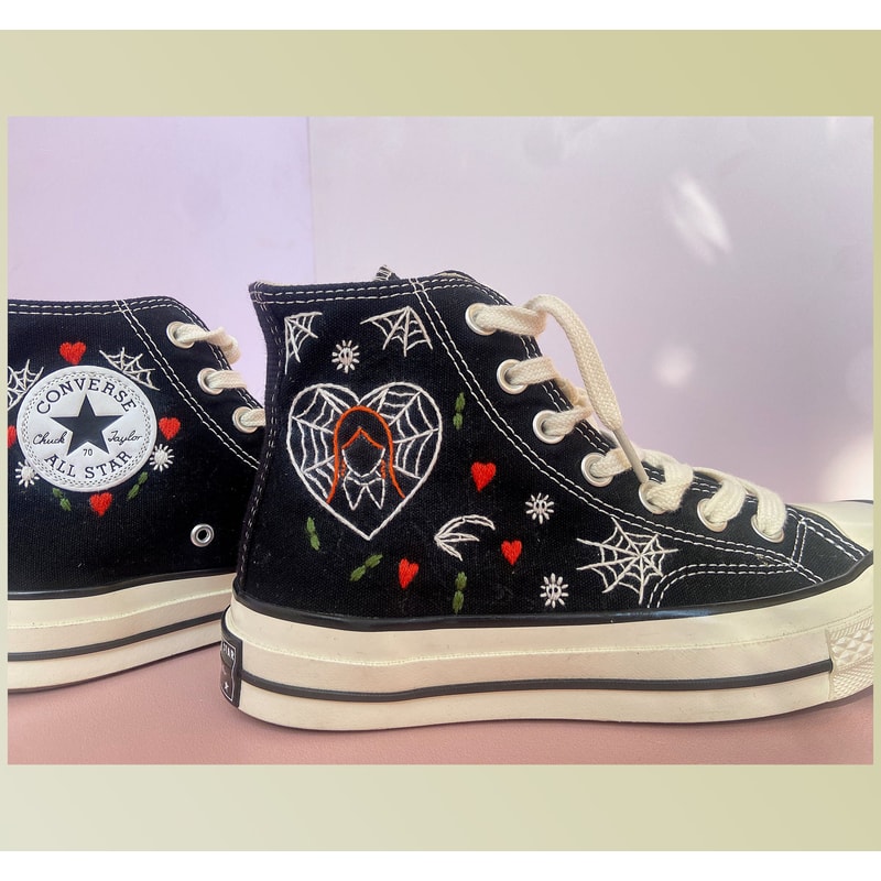 Custom Floral Embroidered Shoes, Handmade Embroidered Converse, Converse Custom, Converse Wreath Flower, Custom Flower Chuck Taylor 1970s - 1.jpg