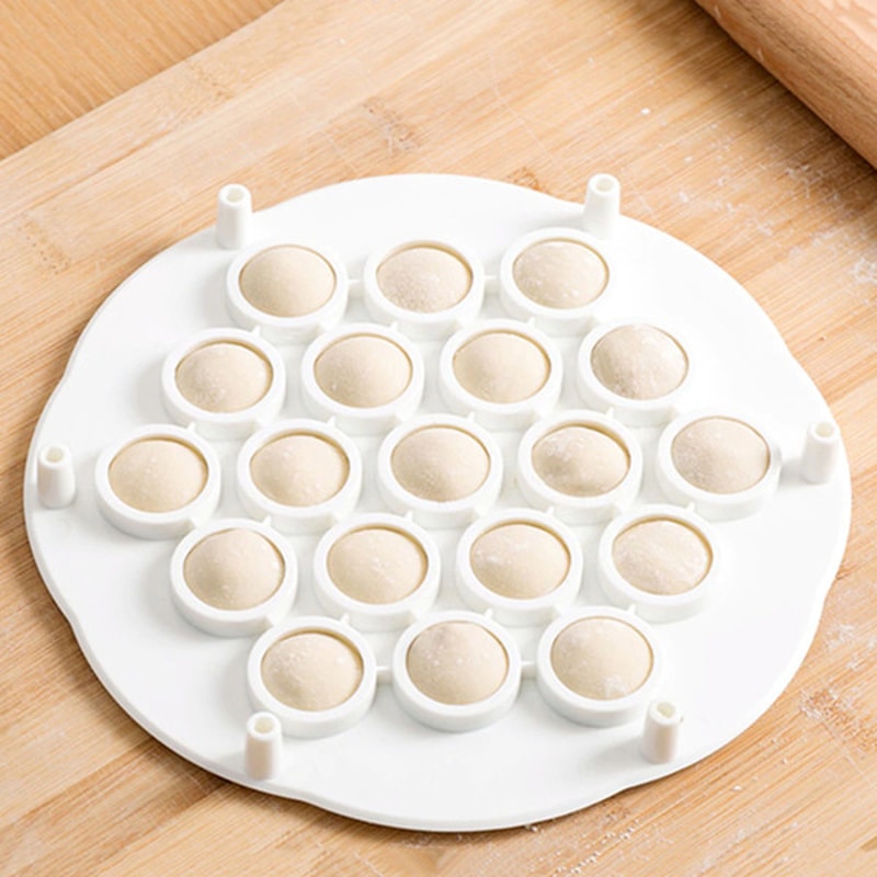19-Hole Ravioli Maker Mold Tray (5).jpg
