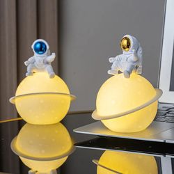 Modern Astronaut Sculpture: Spaceman Figure for Desk Decor & Home Decoration
