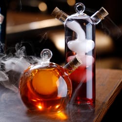 creative double wine glass cup: perfect bar decoration gift