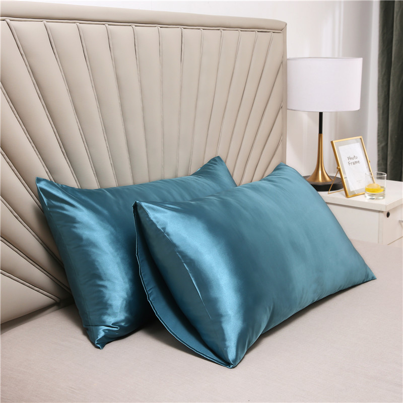 Silky Smooth Satin Pillowcase for Hair & Skin – Luxurious Silk Pillow Cover for Beauty Sleep