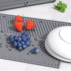 heat-resistant silicone drying mat, foldable draining board with raised edges for kitchen pots, cups, and dishes