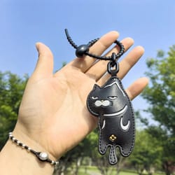 expression cat keychain – cute cartoon leather pendant for girls, car key ring & bag accessory ideal gift for cat lovers