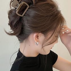 elegant square hair claw clip for women, lightweight, fashionable hair styling