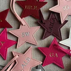 personalized leather star keychain with free custom initials, five-pointed star pendant for car keys & bag accessories