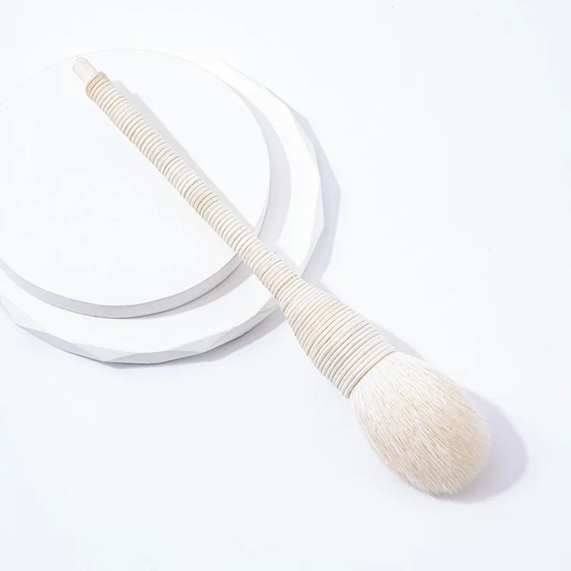 Profesional Foundation Blush Makeup Brushes, Flat Goat Wool Rattan Brush, Loose Powder Contour for Beauty Make Up