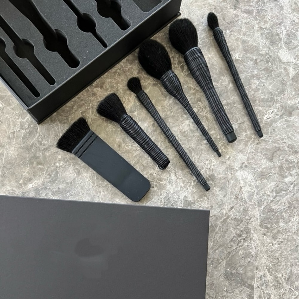 6 Piece Professional Beauty Handmade Wool Brush, High Grade Portable Loose Powder Brush Set, Contour Stippling Eyeshadow