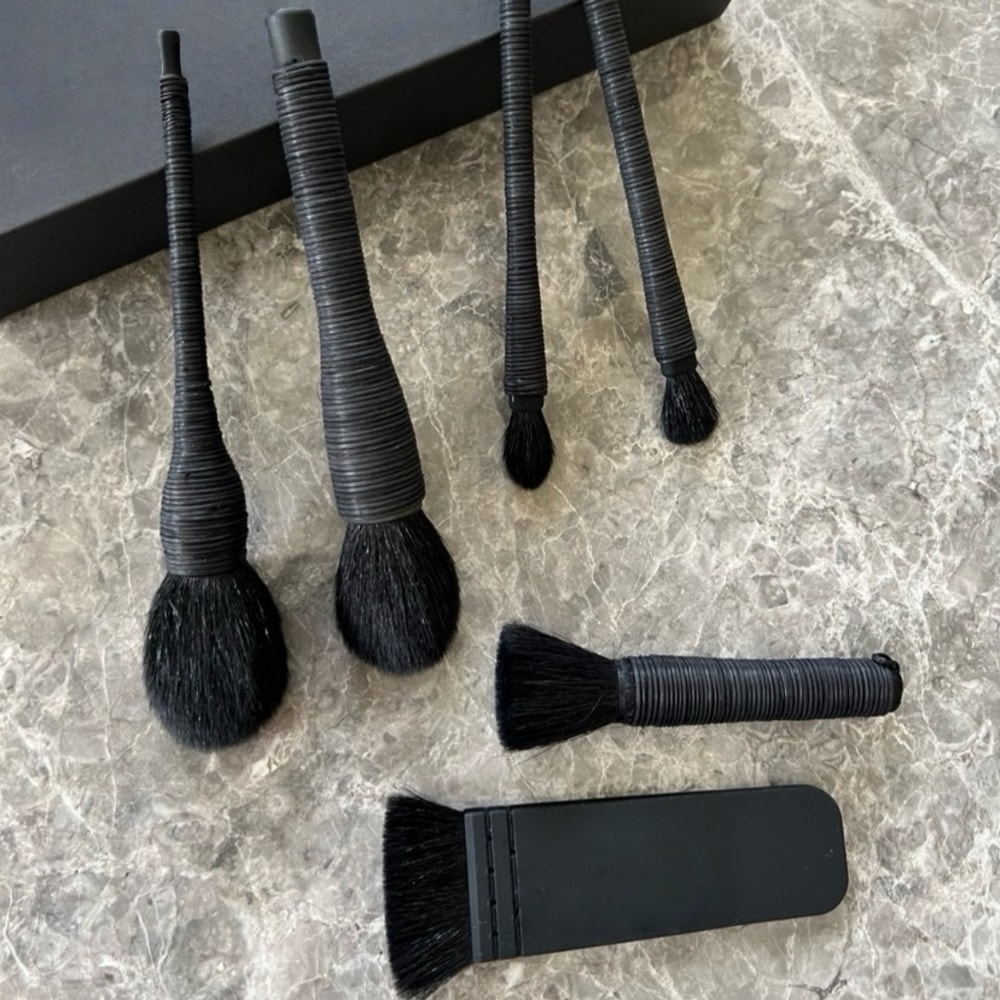 6 Piece Professional Beauty Handmade Wool Brush, High Grade Portable Loose Powder Brush Set, Contour Stippling Eyeshadow