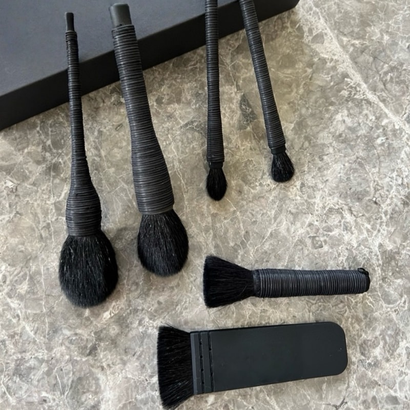 6 Piece Professional Beauty Handmade Wool Brush, High Grade Portable Loose Powder Brush Set, Contour Stippling Eyeshadow